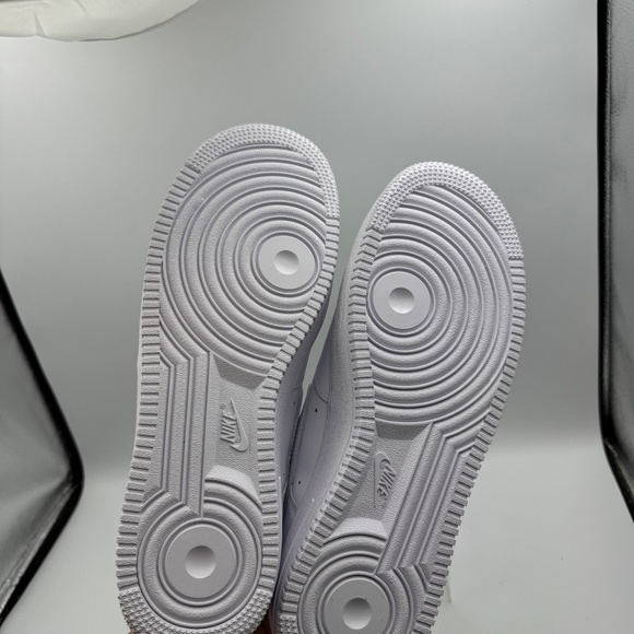 NEW Nike Air Force 1 '07 White - Picture 7 of 9